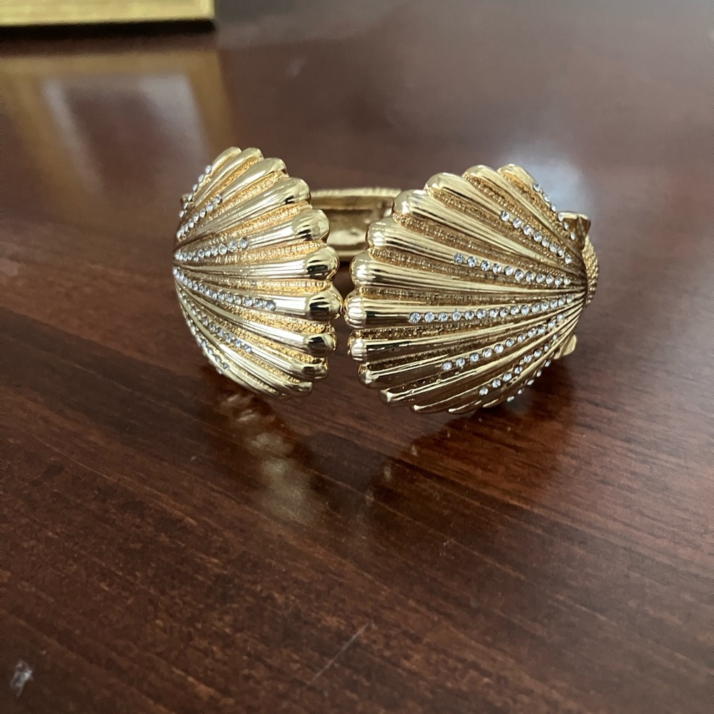 Lilly Pulitzer Gold Shell Bracelet